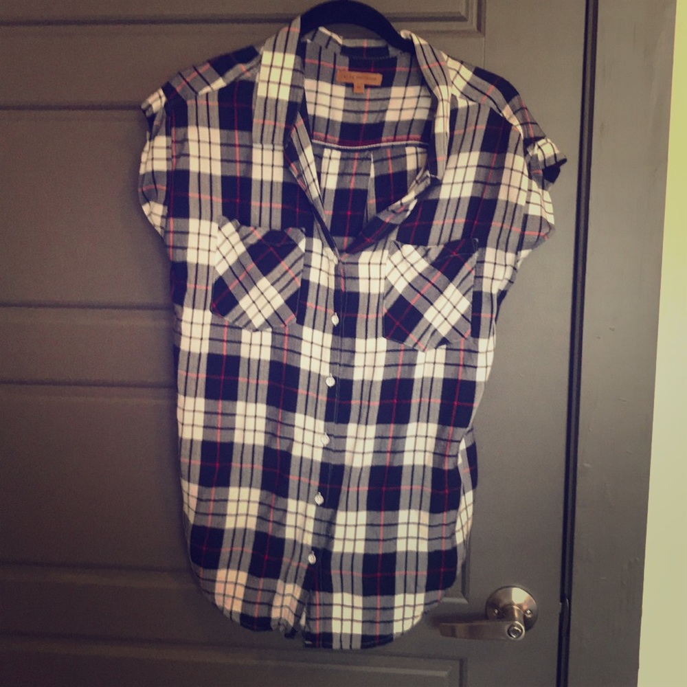So so soft plaid T-shirt!